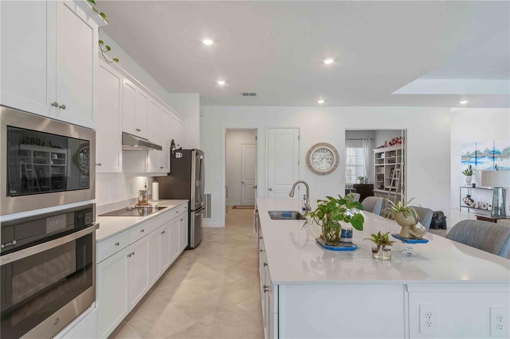 For Sale: $585,000 (3 beds, 3 baths, 2676 Square Feet)