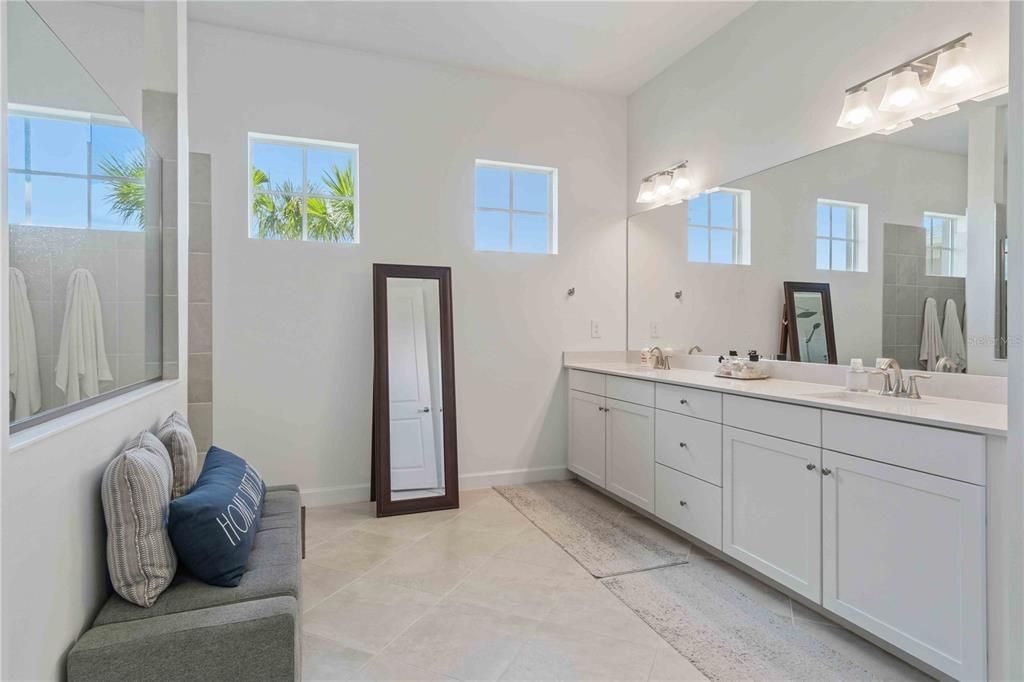 For Sale: $585,000 (3 beds, 3 baths, 2676 Square Feet)