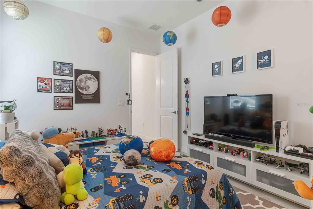 For Sale: $585,000 (3 beds, 3 baths, 2676 Square Feet)
