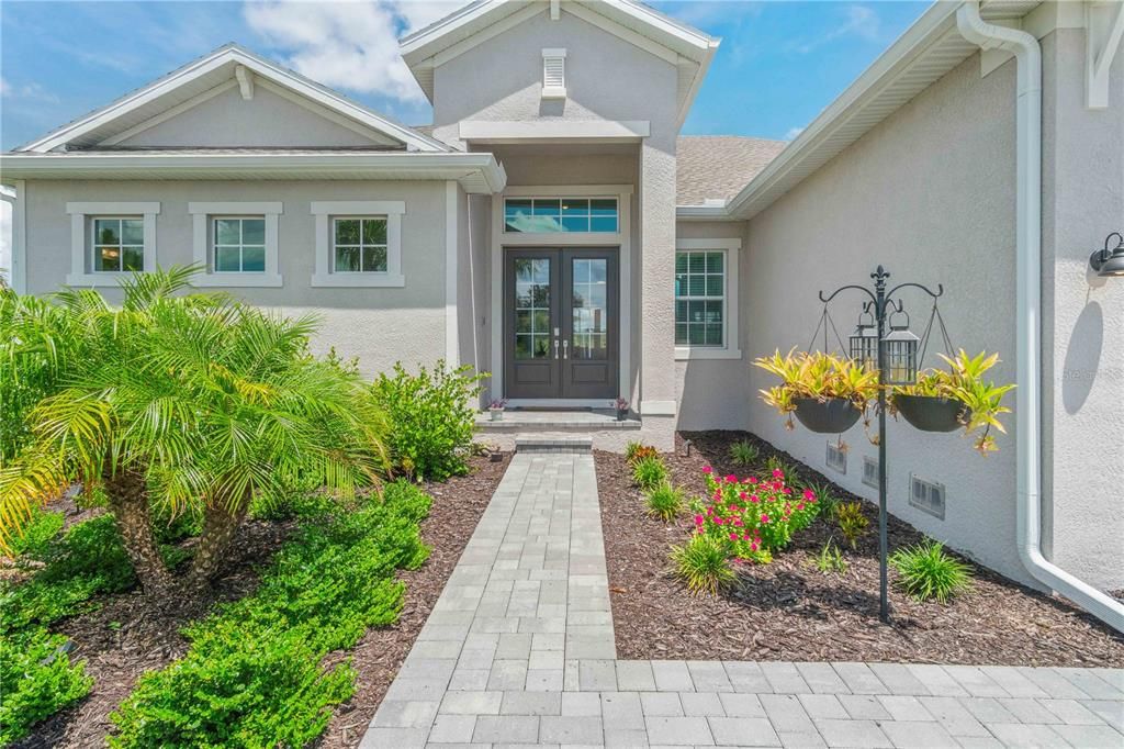 For Sale: $585,000 (3 beds, 3 baths, 2676 Square Feet)