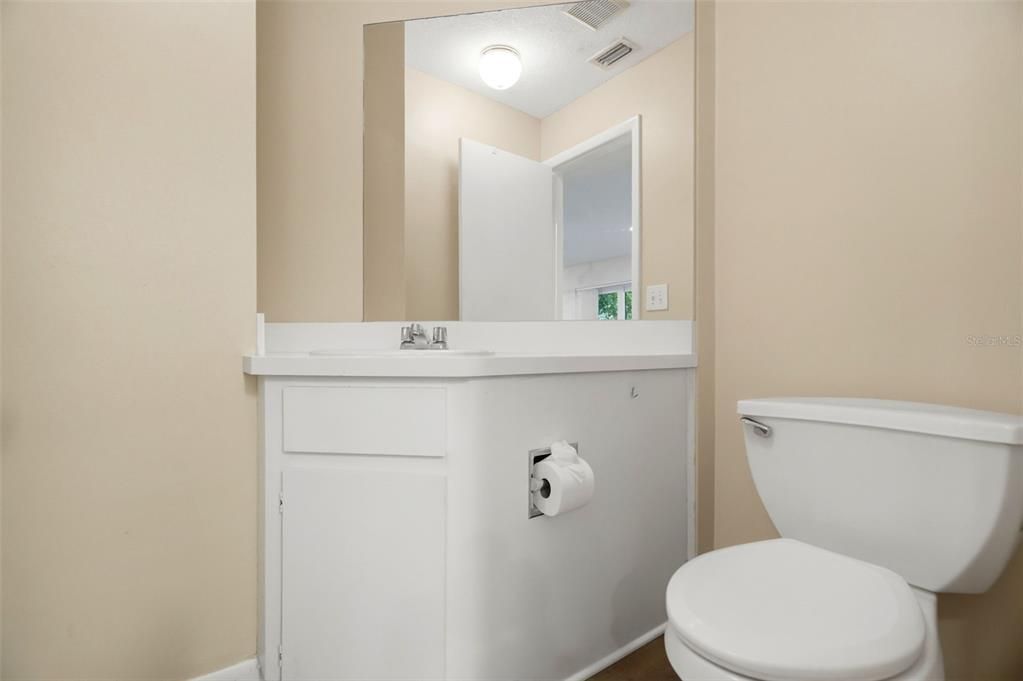 En Venta: $707,000 (3 camas, 2 baños, 2162 Pies cuadrados)