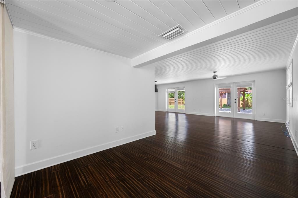 For Sale: $625,000 (3 beds, 2 baths, 2045 Square Feet)