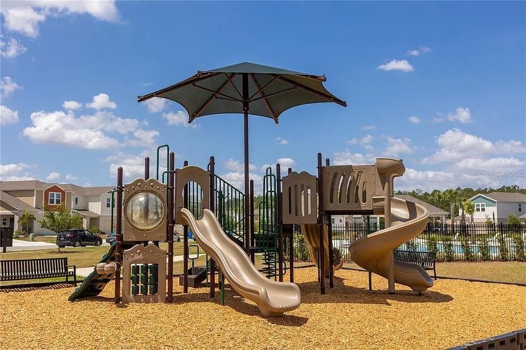 For Sale: $399,990 (4 beds, 2 baths, 2226 Square Feet)