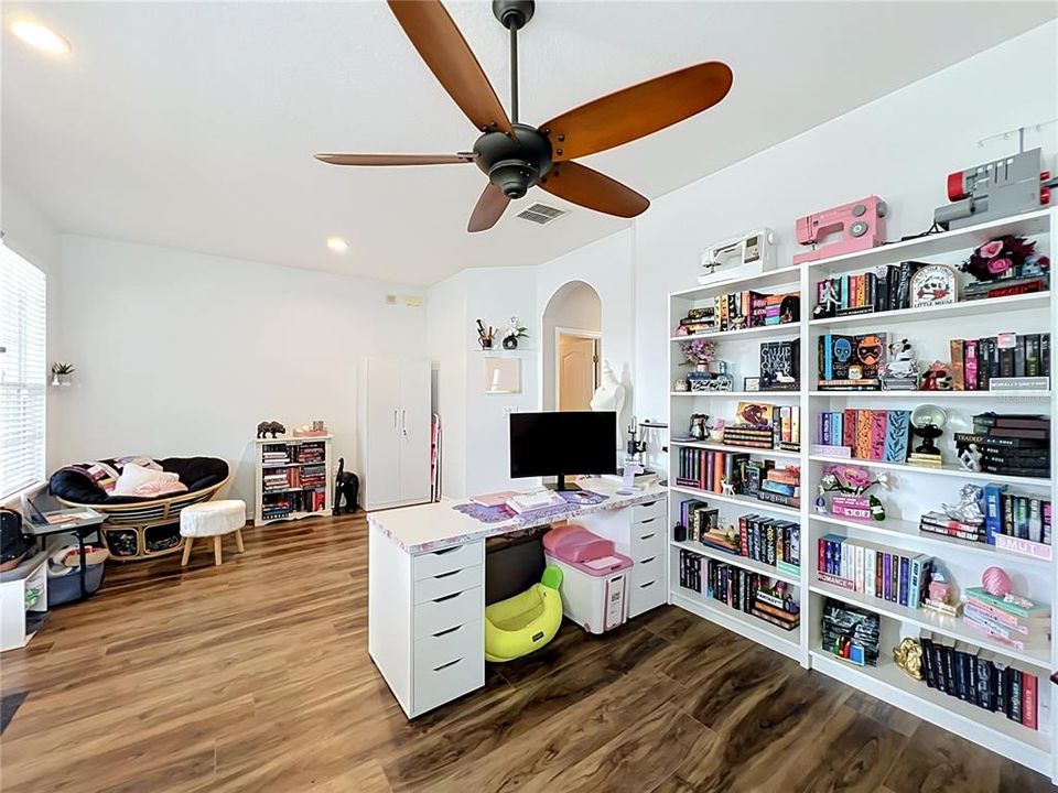 For Sale: $414,900 (4 beds, 2 baths, 1877 Square Feet)