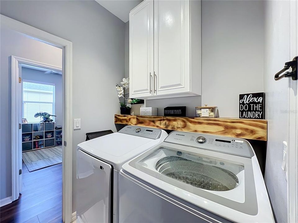 For Sale: $414,900 (4 beds, 2 baths, 1877 Square Feet)