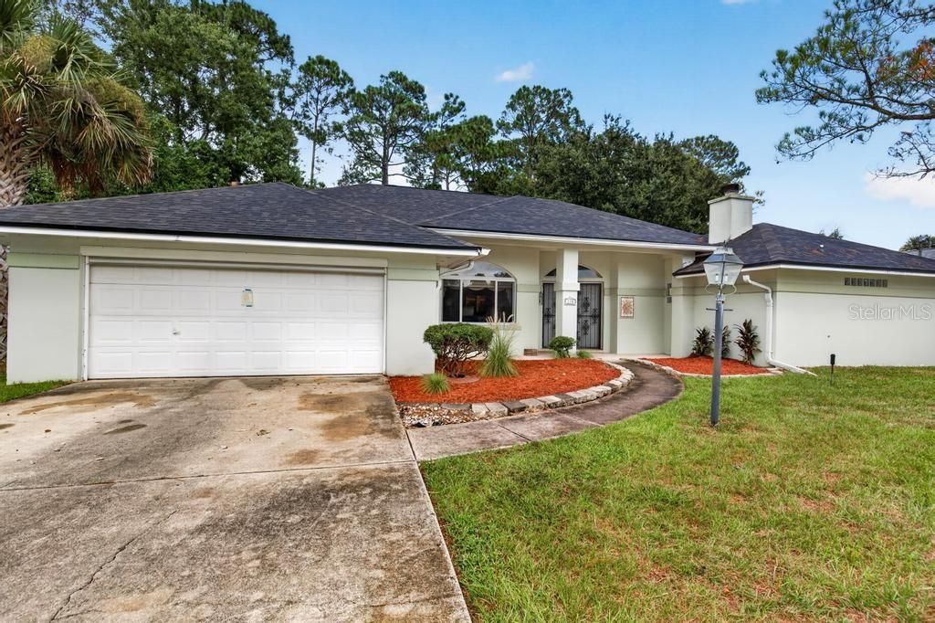 For Sale: $299,900 (3 beds, 2 baths, 2203 Square Feet)