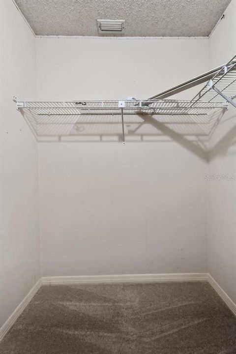 For Sale: $299,900 (3 beds, 2 baths, 2203 Square Feet)