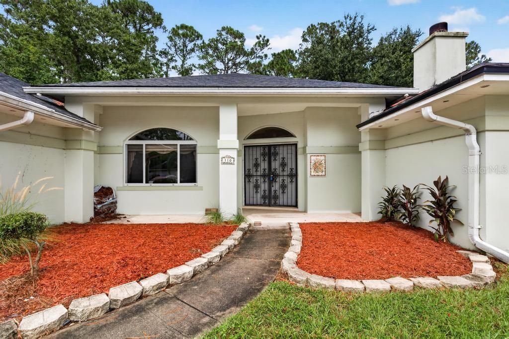 For Sale: $299,900 (3 beds, 2 baths, 2203 Square Feet)