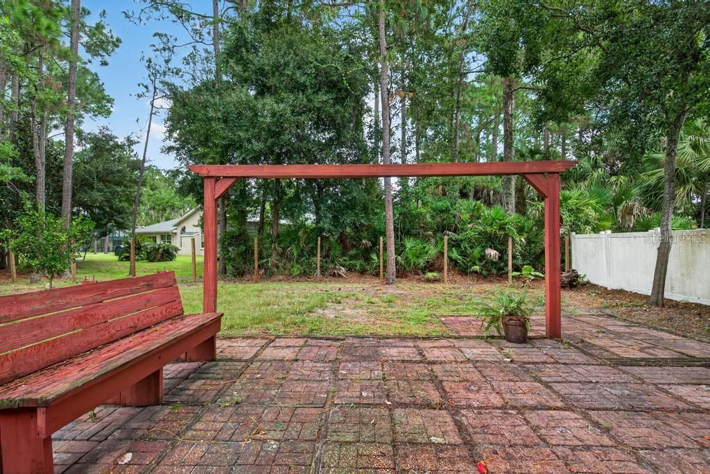 For Sale: $299,900 (3 beds, 2 baths, 2203 Square Feet)