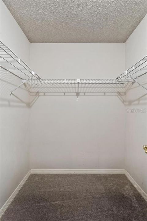 For Sale: $299,900 (3 beds, 2 baths, 2203 Square Feet)