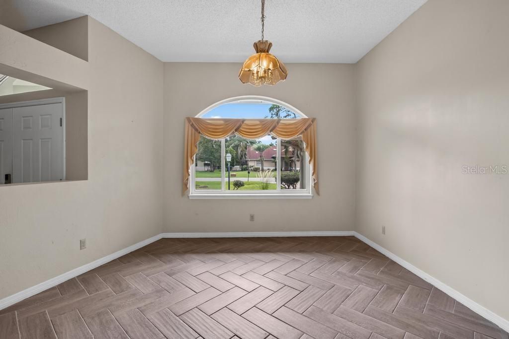 For Sale: $299,900 (3 beds, 2 baths, 2203 Square Feet)
