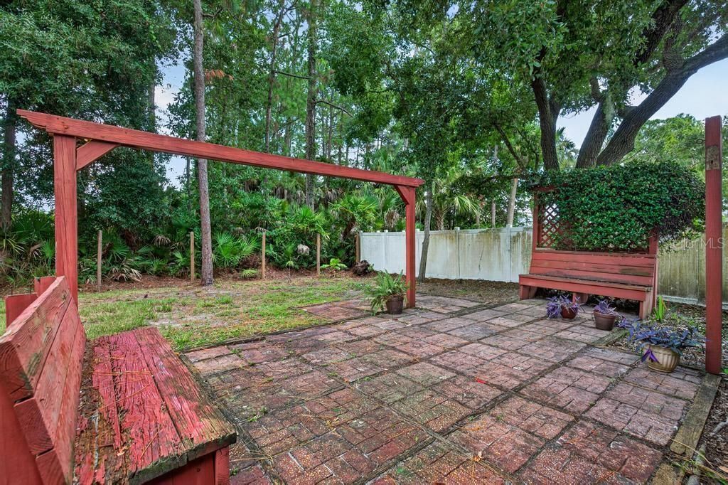 For Sale: $299,900 (3 beds, 2 baths, 2203 Square Feet)
