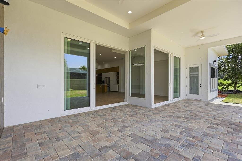 For Sale: $1,149,000 (4 beds, 3 baths, 3084 Square Feet)