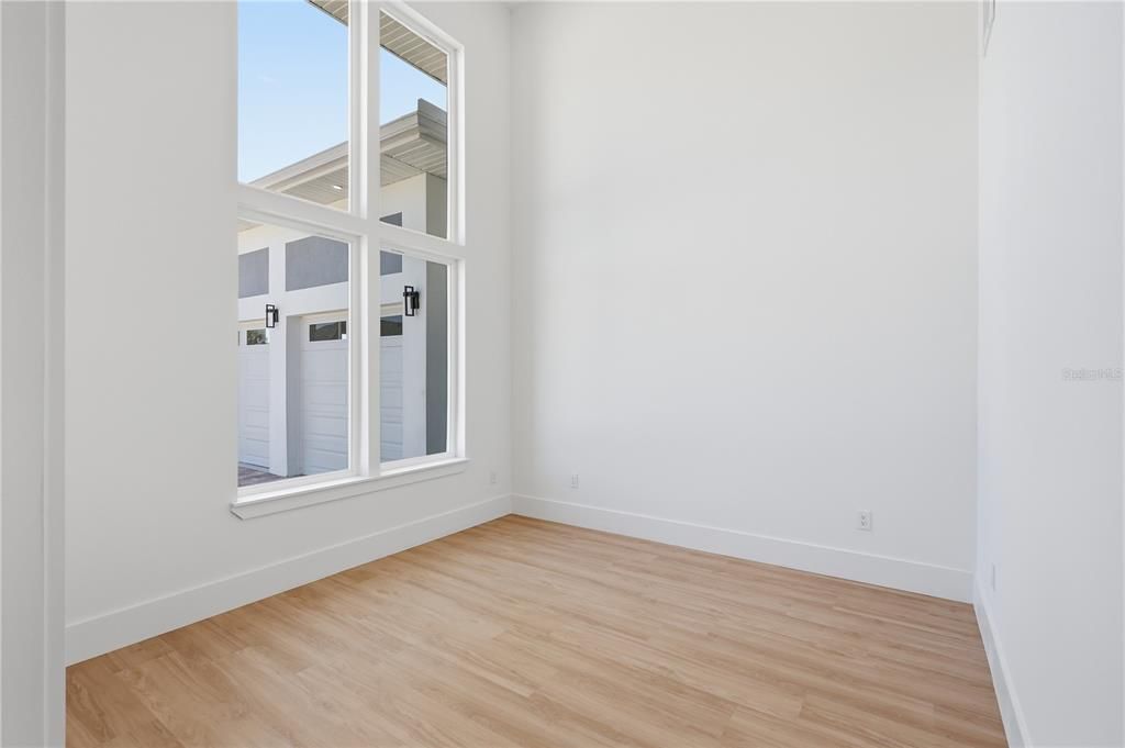 For Sale: $1,149,000 (4 beds, 3 baths, 3084 Square Feet)