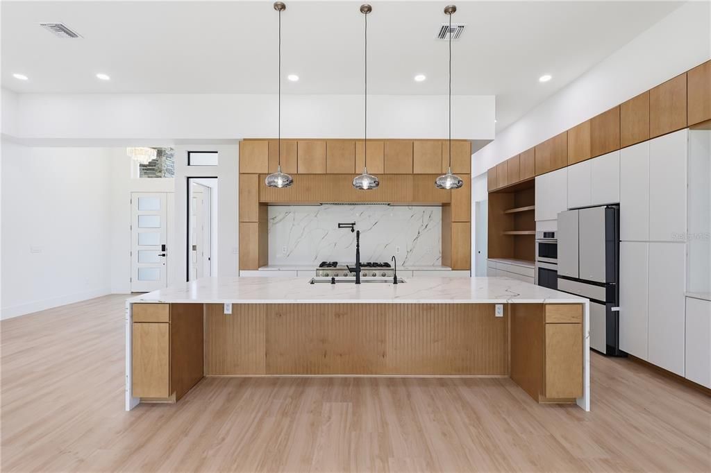 For Sale: $1,149,000 (4 beds, 3 baths, 3084 Square Feet)