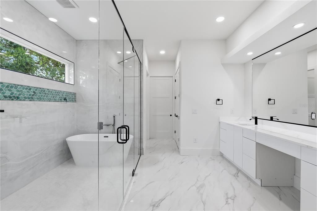 For Sale: $1,149,000 (4 beds, 3 baths, 3084 Square Feet)