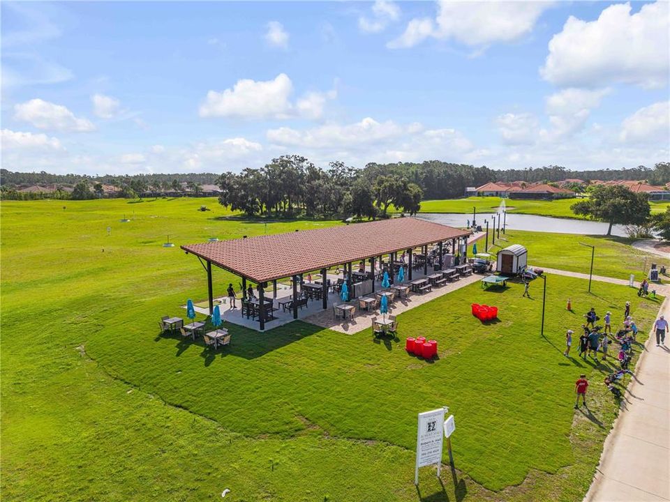 For Sale: $350,000 (2 beds, 2 baths, 1272 Square Feet)