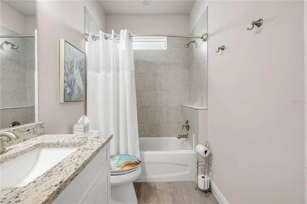 For Sale: $350,000 (2 beds, 2 baths, 1272 Square Feet)