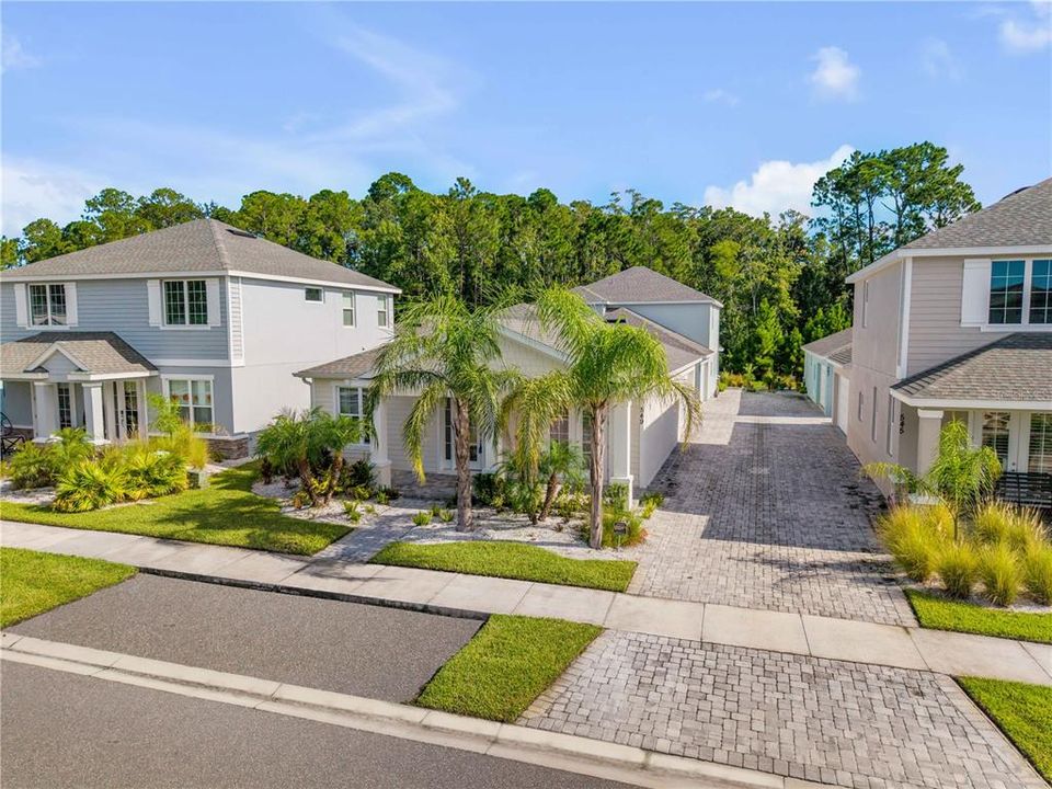 For Sale: $350,000 (2 beds, 2 baths, 1272 Square Feet)