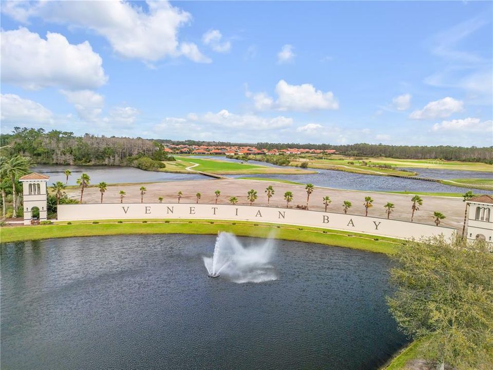 For Sale: $350,000 (2 beds, 2 baths, 1272 Square Feet)