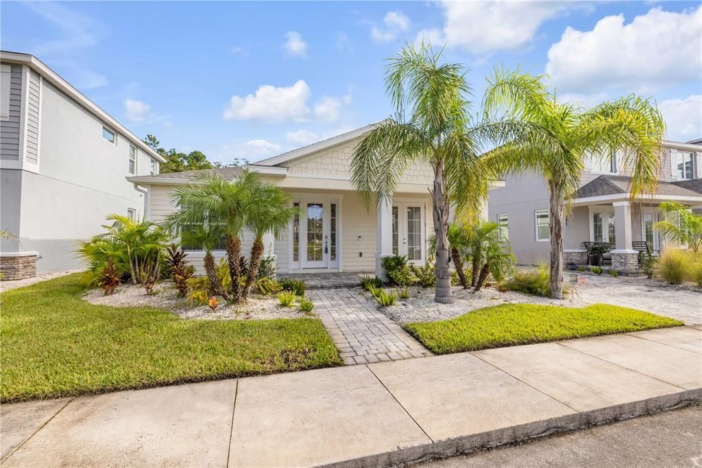 For Sale: $350,000 (2 beds, 2 baths, 1272 Square Feet)