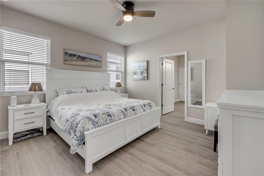 For Sale: $350,000 (2 beds, 2 baths, 1272 Square Feet)