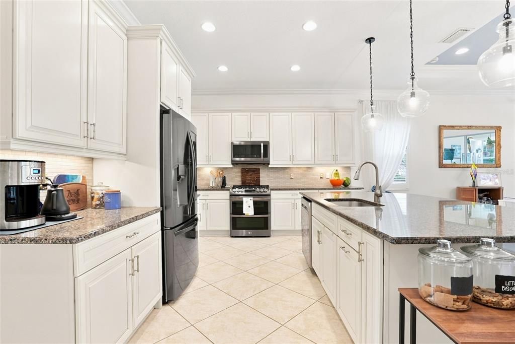 En Venta: $759,000 (3 camas, 2 baños, 2249 Pies cuadrados)
