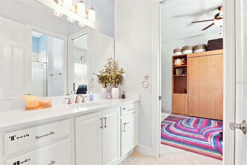 En Venta: $759,000 (3 camas, 2 baños, 2249 Pies cuadrados)