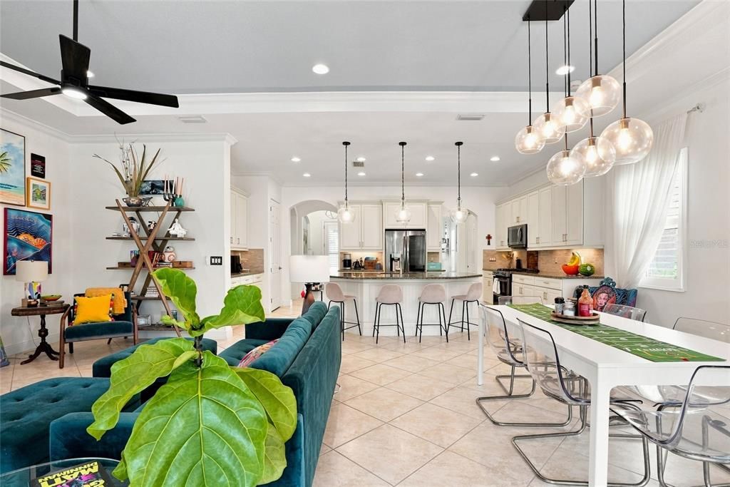 En Venta: $759,000 (3 camas, 2 baños, 2249 Pies cuadrados)