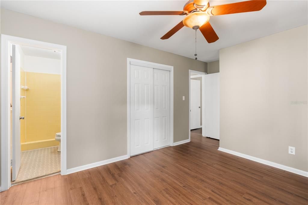For Sale: $345,000 (3 beds, 2 baths, 1582 Square Feet)
