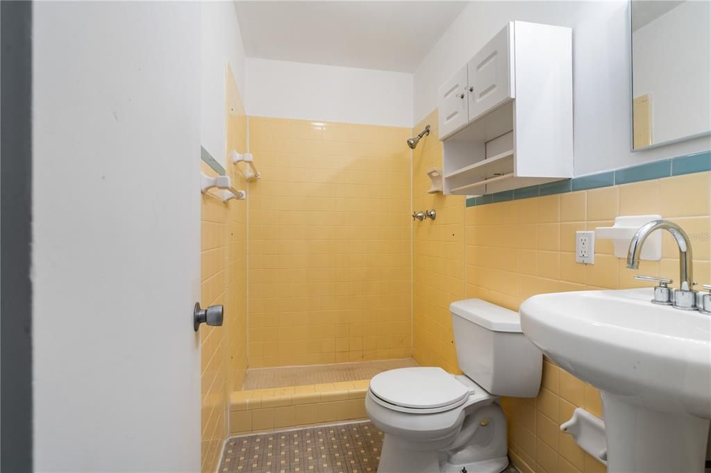 For Sale: $345,000 (3 beds, 2 baths, 1582 Square Feet)