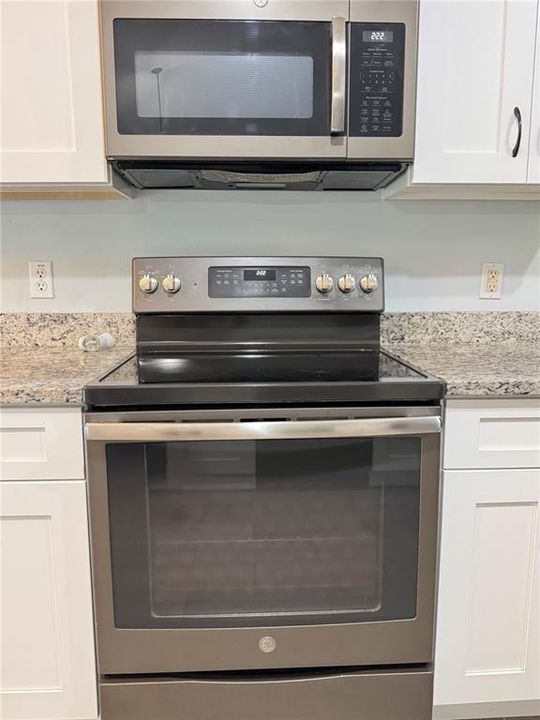 For Sale: $327,777 (4 beds, 2 baths, 1811 Square Feet)