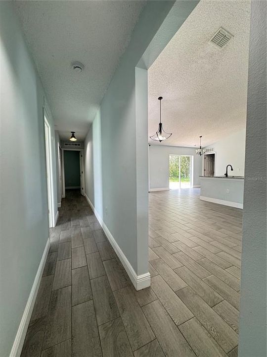 For Sale: $327,777 (4 beds, 2 baths, 1811 Square Feet)