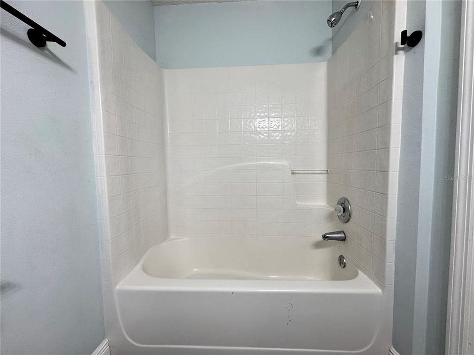 For Sale: $327,777 (4 beds, 2 baths, 1811 Square Feet)
