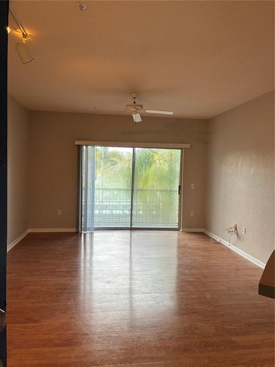 For Rent: $1,500 (1 beds, 1 baths, 715 Square Feet)