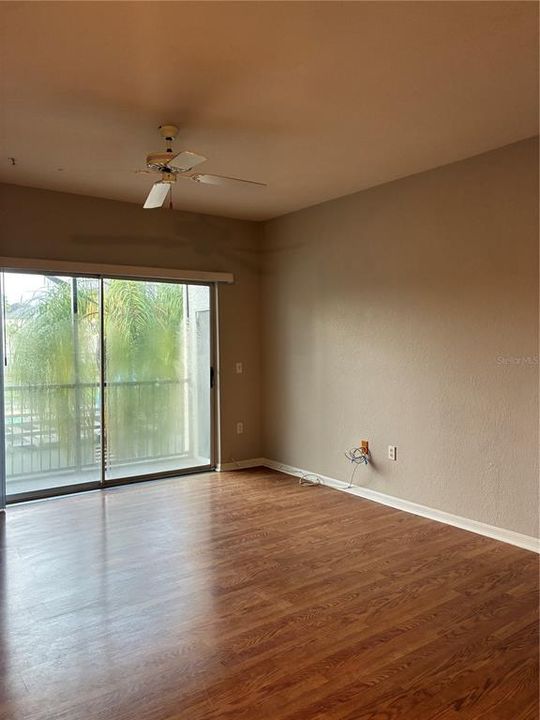 For Rent: $1,500 (1 beds, 1 baths, 715 Square Feet)