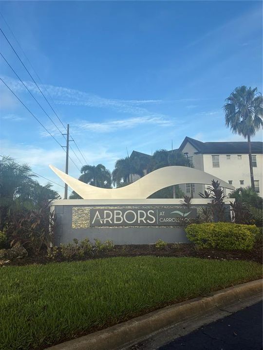 For Rent: $1,500 (1 beds, 1 baths, 715 Square Feet)