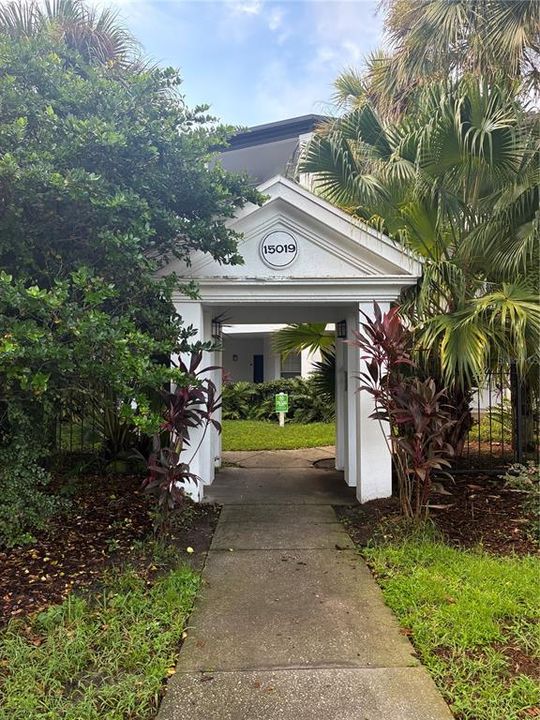 For Rent: $1,500 (1 beds, 1 baths, 715 Square Feet)