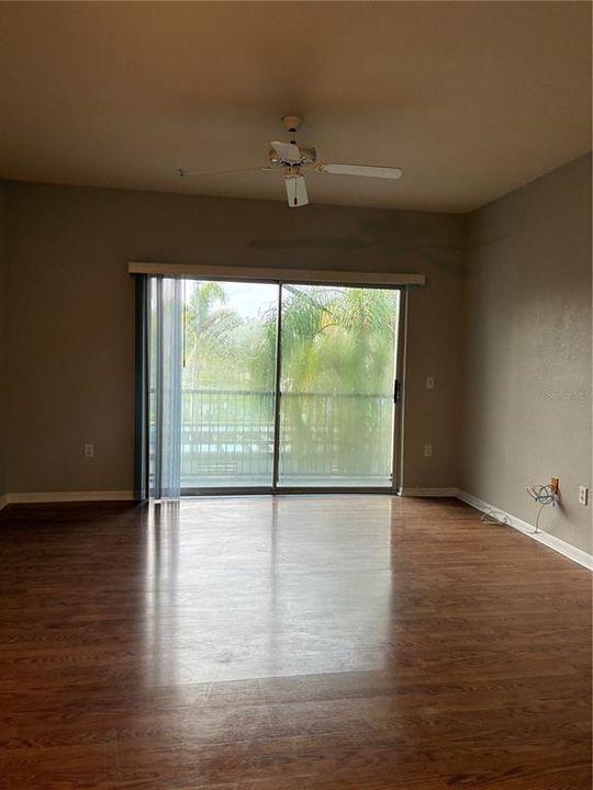 For Rent: $1,500 (1 beds, 1 baths, 715 Square Feet)