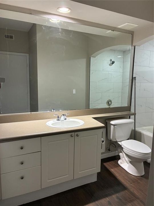 For Rent: $1,500 (1 beds, 1 baths, 715 Square Feet)