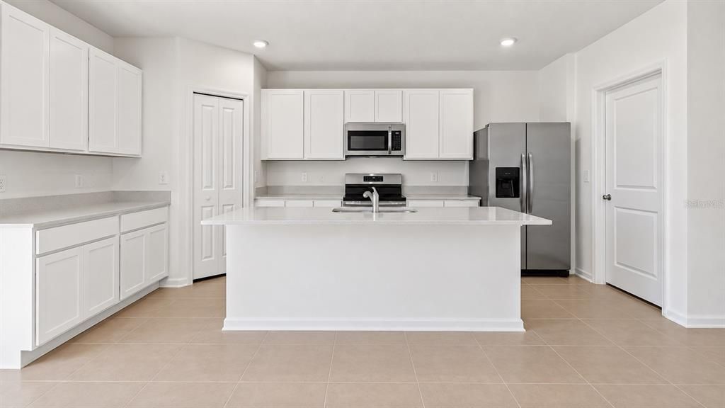 For Rent: $2,390 (4 beds, 3 baths, 1880 Square Feet)