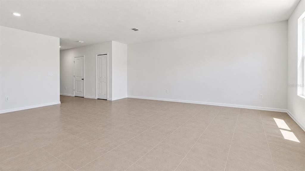 For Rent: $2,390 (4 beds, 3 baths, 1880 Square Feet)