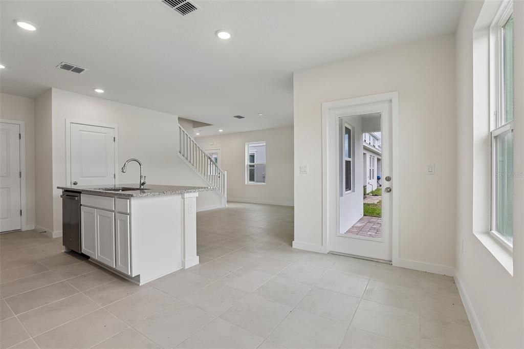 For Sale: $324,990 (3 beds, 2 baths, 1469 Square Feet)