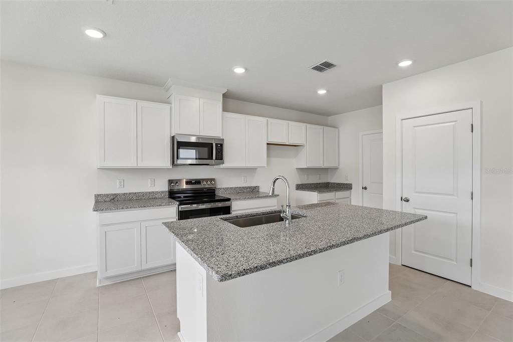 For Sale: $324,990 (3 beds, 2 baths, 1469 Square Feet)