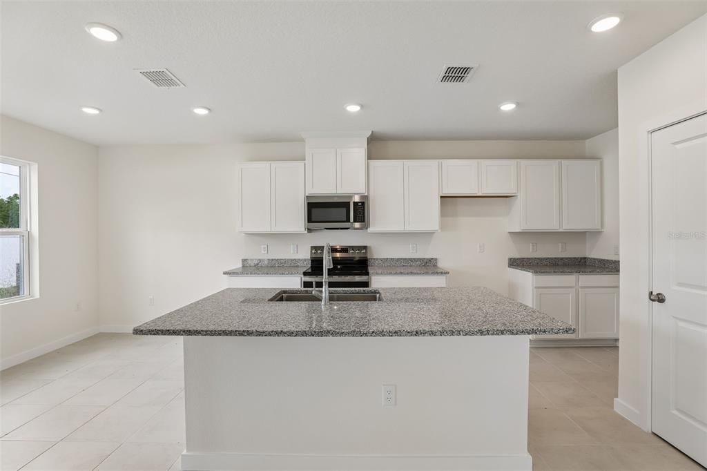For Sale: $324,990 (3 beds, 2 baths, 1469 Square Feet)