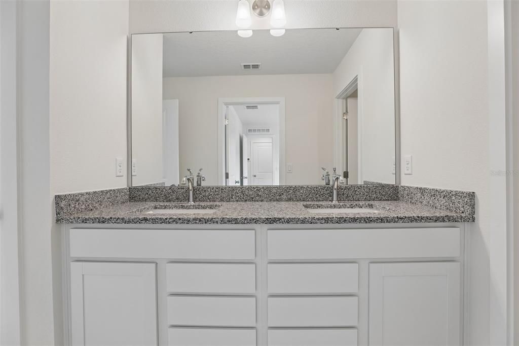 For Sale: $324,990 (3 beds, 2 baths, 1469 Square Feet)
