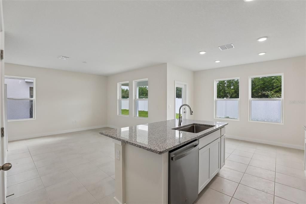 For Sale: $324,990 (3 beds, 2 baths, 1469 Square Feet)