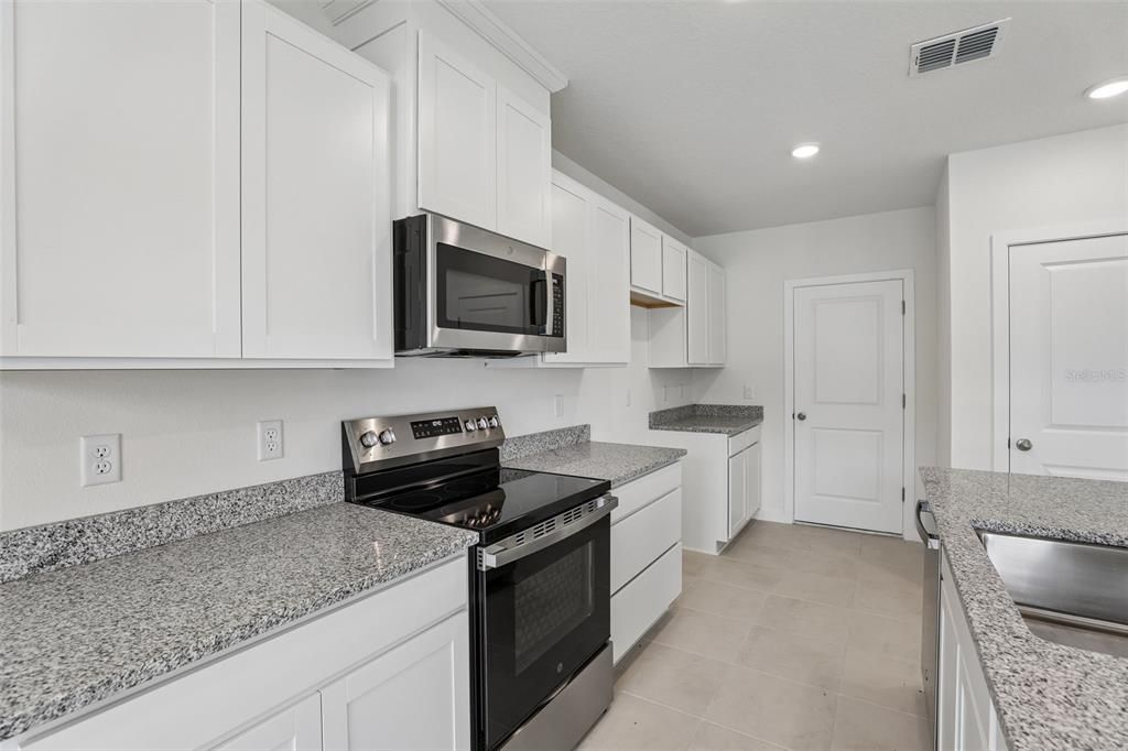 For Sale: $324,990 (3 beds, 2 baths, 1469 Square Feet)