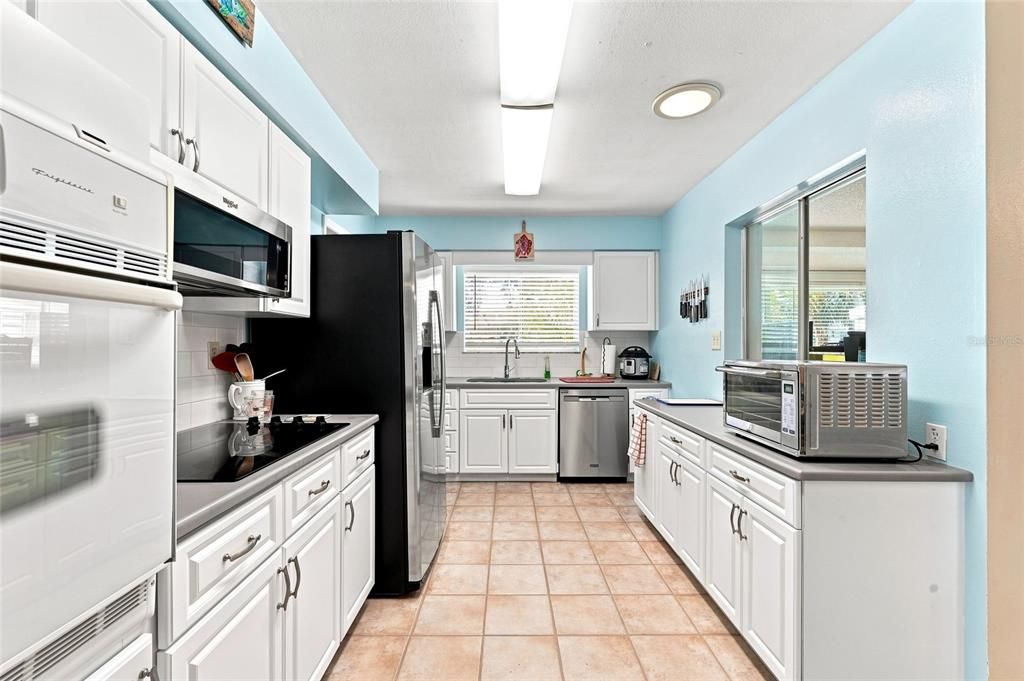 For Sale: $249,900 (3 beds, 2 baths, 1518 Square Feet)