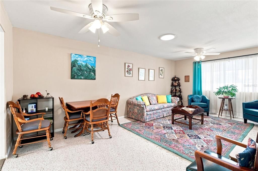 For Sale: $249,900 (3 beds, 2 baths, 1518 Square Feet)